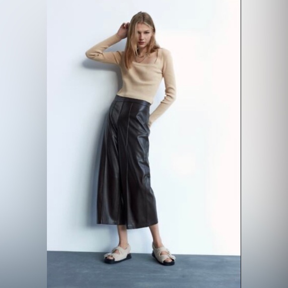 Tops - Zara Square Neck Top XL